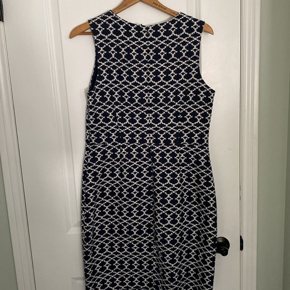 Banana Republic shift dress - Picture 2 of 2